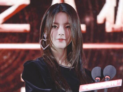 杨超越节目中房东女儿亮了 网友：摄影师你是喜欢上了？　
