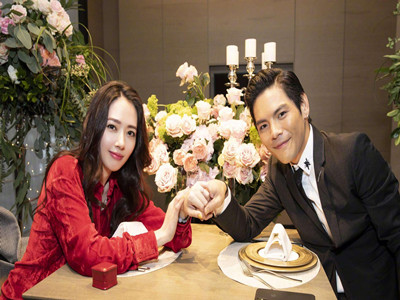 郭碧婷手上钻戒抢眼 两人的进展简直是神速