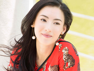 网曝张柏芝妈妈开网约车 网友：自食其力的妈妈很棒