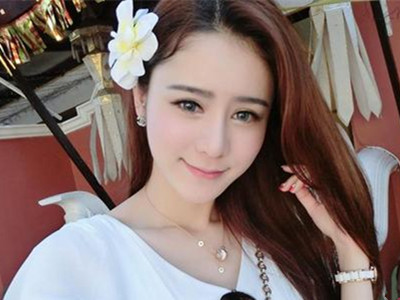 张馨月家境怎样 林峰女友是富二代吗二人相识过程起底