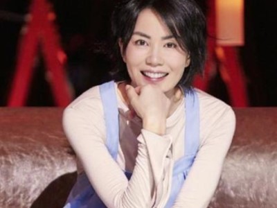 王菲染绿色头发 与一男子合照近照曝光男子身份被扒出