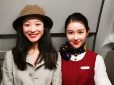 倪妮偶遇同名空姐 空姐晒照资料被扒因超高颜值圈粉