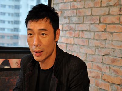 许志安演唱会遭嘘 出席老婆郑秀文演唱会出轨风波难平息