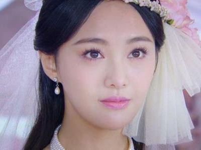 郑爽否认结婚 否认的同时不忘宣传新剧爽妹子够敬业