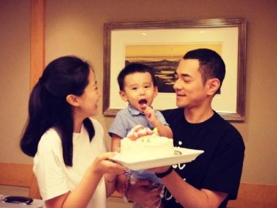 主持人李晨妻子是谁 两人相恋十年结婚被曝怀三胎