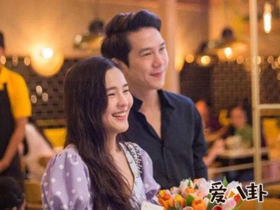 李海娜与男友amp合照 中泰混血李海娜妹妹颜值不输她