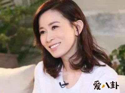 佘诗曼手滑事件 起底点赞事件两次手滑点赞了什么事