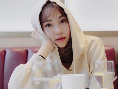 文予琪年龄多大 其与妈妈合照曝光原来遗传了妈妈的美貌