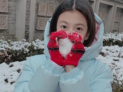 抖音网红李雨霏是谁 学霸少女家境起底自爆是单亲家庭