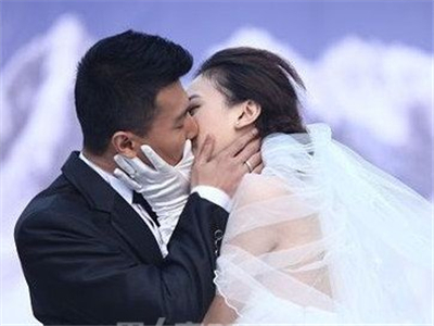 贺刚和高露结婚照是真的吗 两人背后真实关系大公开