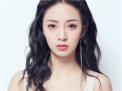 青2谢可寅身世 阳光乐观女孩被曝父母双亡是真的吗