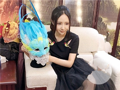 刘美麟个人资料身高 95后女歌手家境起底被爆是富二代？