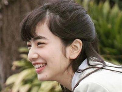 小松菜奈段小薇对比照 两人迷之撞脸照片混用差点认不出