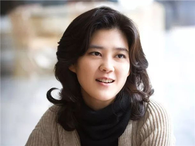 李富真为什么喜欢穷保安 富家千金嫁保安离婚付141亿韩元