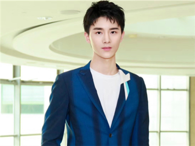 杨泽个人资料 95后新人演员杨泽为什么被叫小叔叔