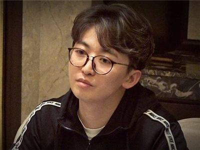 跑男导演姚译添结婚了吗 颜值超高被网友喊话出道