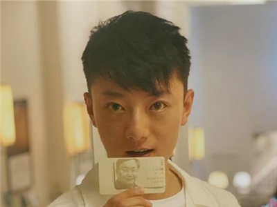 苏小玎女朋友叫什么名字 与董璇同框被拍且有亲密举动？