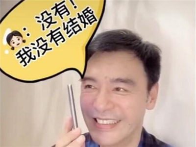 钟镇涛澄清女儿结婚 连线女儿被告知连男友都没有