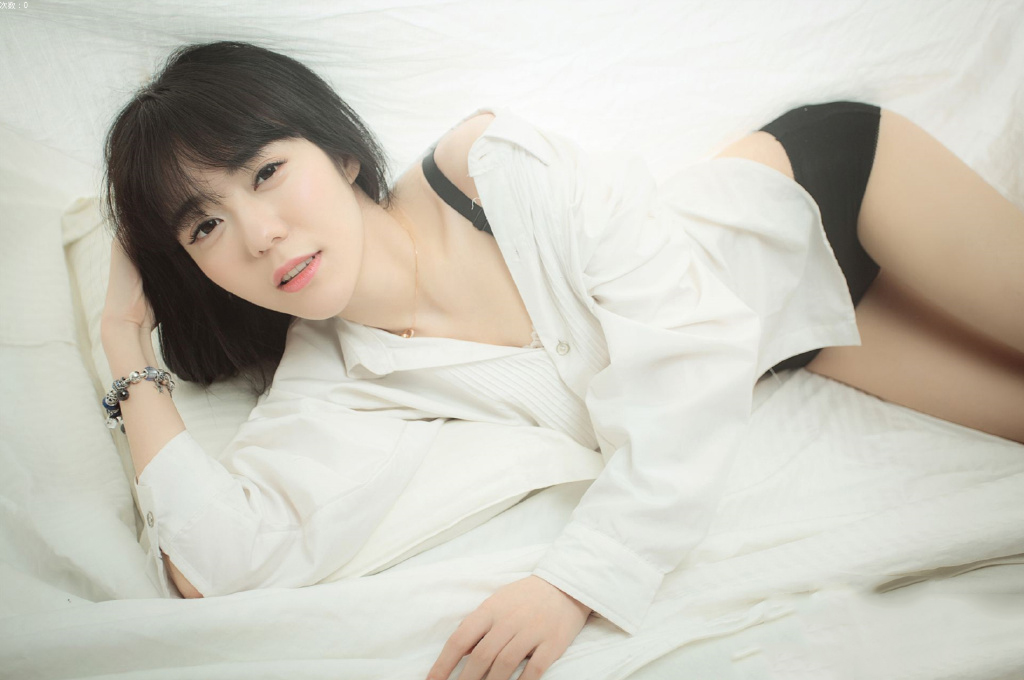 YY美女人气主播星妹妹写真(20)