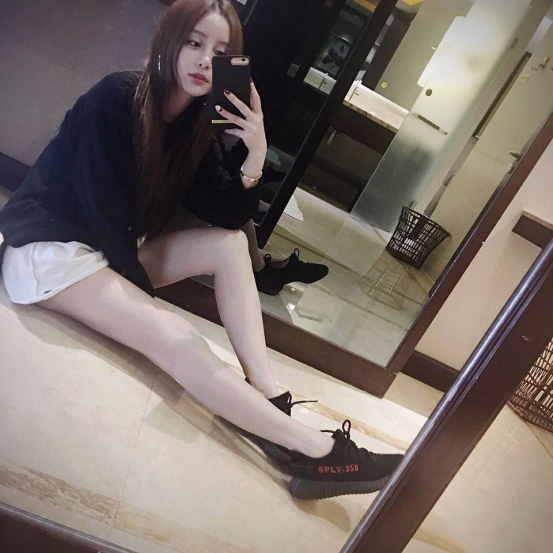 雅森新晋女主播薇薇安，顶尖绝色(3)