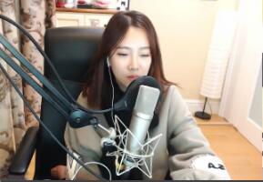 【冯提莫2017-01-17 16点场直播回放】这是一只爱唱歌的好提莫~