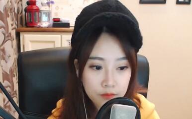 【冯提莫2017-01-23 21点场直播回放】扶我起来 我还要唱歌！