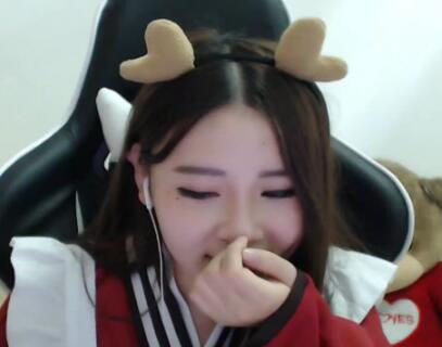 【萌面酥2017-01-04 21点直播回放】胖女仆的日常上分时间！
