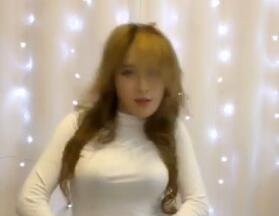 【软妹小九九2017-01-14 21点直播回放】性感紧身裤丝袜 。