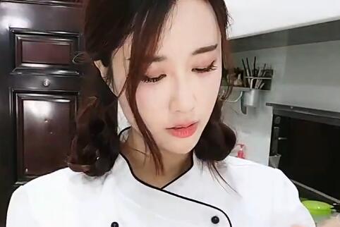 【轩子巨2兔2017-05-18 18点直播回放】COS美食：班尼迪克蛋、勃艮第红酒炖牛