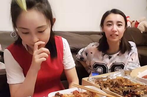 【笨笨笨狐狸2017-03-18 02点直播回放】带女神回家啦 ！
