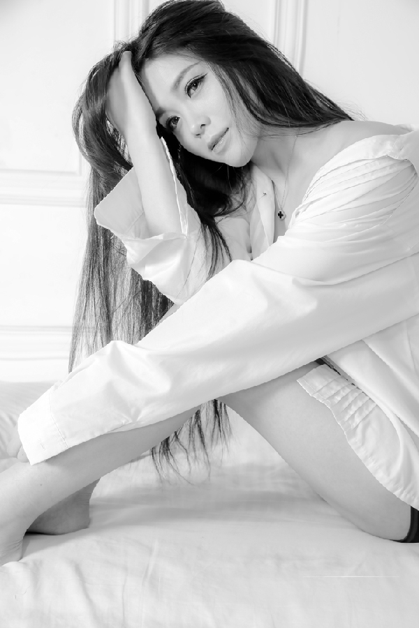 让人流鼻血的美照来袭—YY美女主播甜美筱侨写真照2