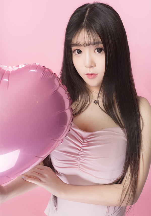 yy美女主播晴娃娃童颜巨乳不只AV才能出现！1