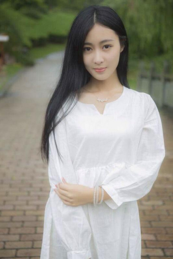 yy超人气主播子伊，宅男清纯女神写真集4