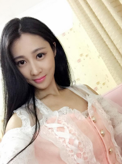 yy超人气主播子伊，宅男清纯女神写真集3