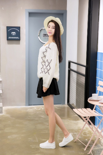 yy美艳主播朵朵175魔鬼身材写真照2