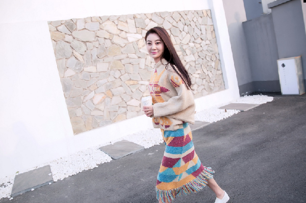 yy美艳主播朵朵175魔鬼身材写真照4