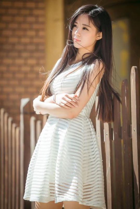 yy美女主播吹弹可破清澈美女饭宝宝美照·
