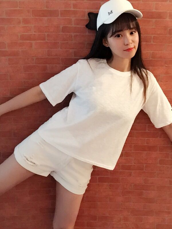 yy美女主播吹弹可破清澈美女饭宝宝美照10