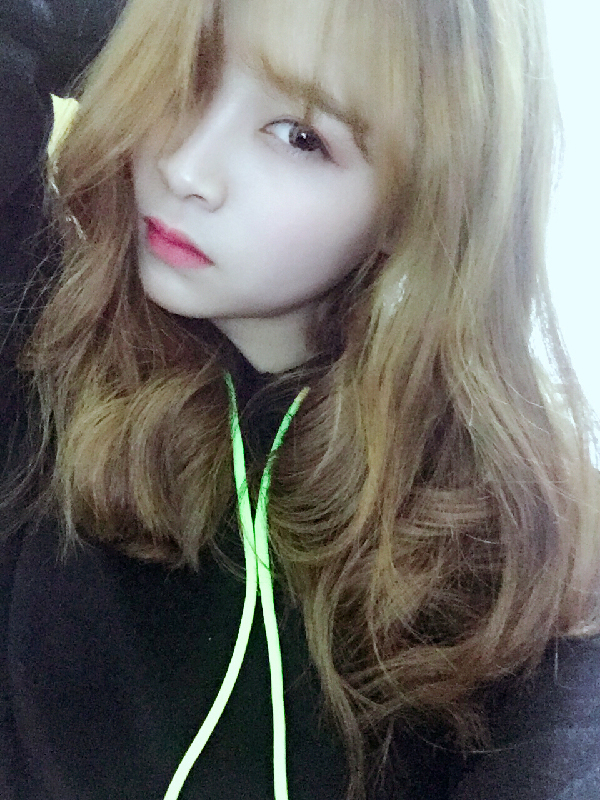 yy俏皮与大胸相结合—美女主播灵儿美照来袭！12