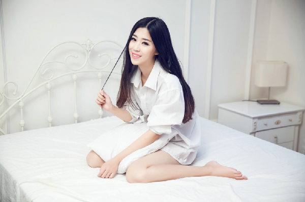 yy甜美与任性就是她—美女主播栾朵朵美照写真集！7