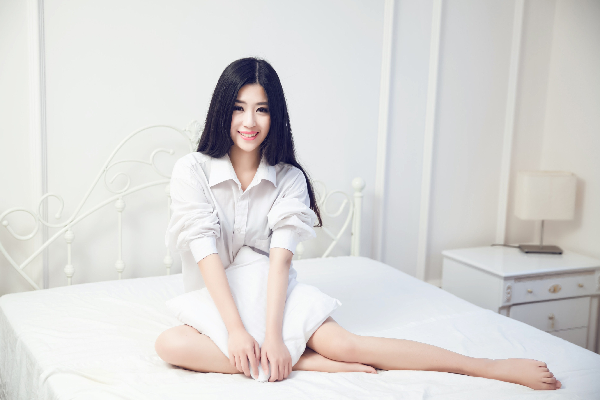 yy甜美与任性就是她—美女主播栾朵朵美照写真集！9