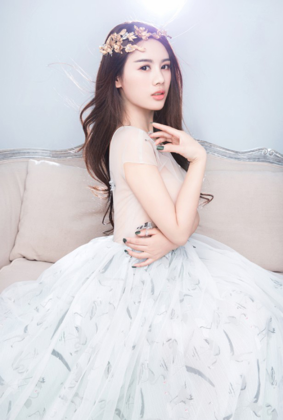 yy流鼻血！美女主播雪儿大尺度照片曝光！3