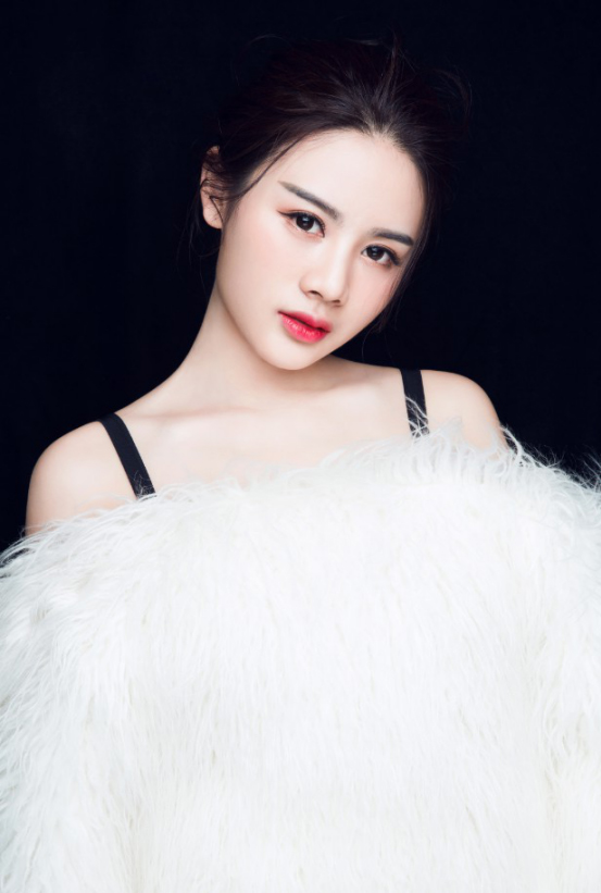 yy流鼻血！美女主播雪儿大尺度照片曝光！5