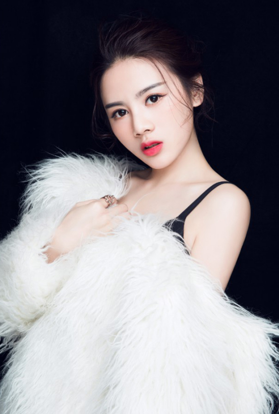 yy流鼻血！美女主播雪儿大尺度照片曝光！6