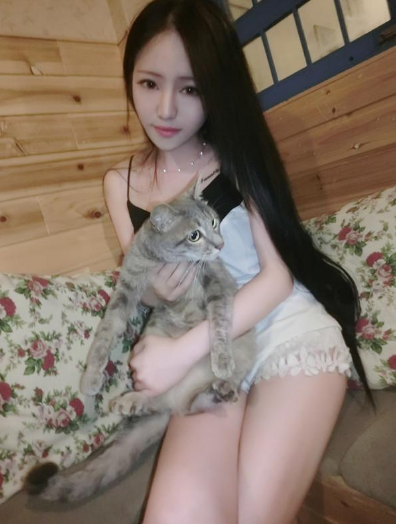 YY长腿美女主播恩宠照片2