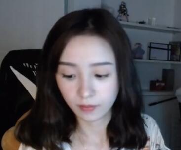周二珂2017-06-28 21时34分直播录像回放 你的月亮我的珂～