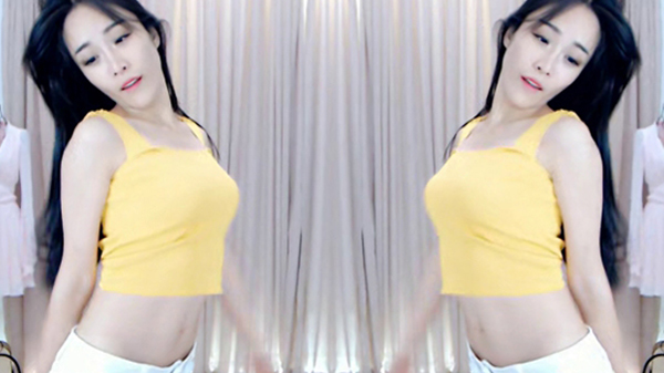 yy性感美女主播小珍珠照片5