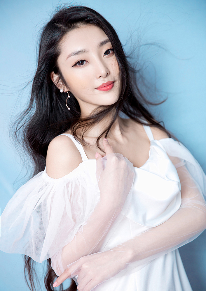 yy美女主播小茉然写真照1