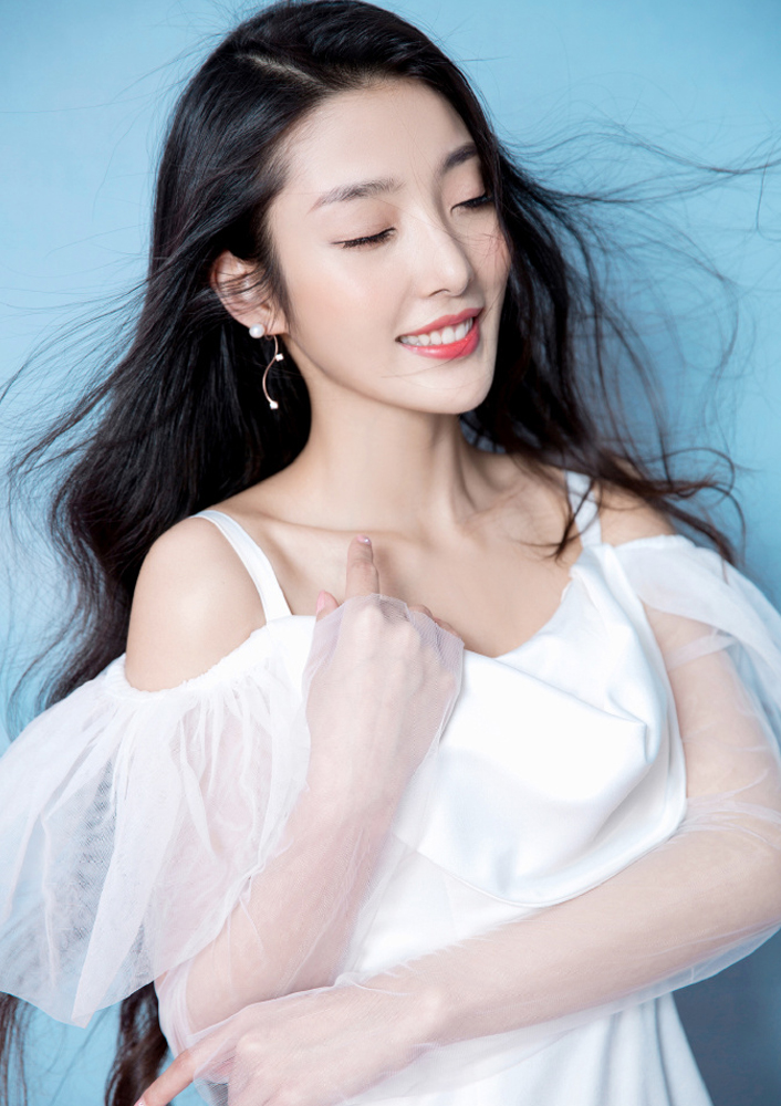 yy美女主播小茉然写真照2