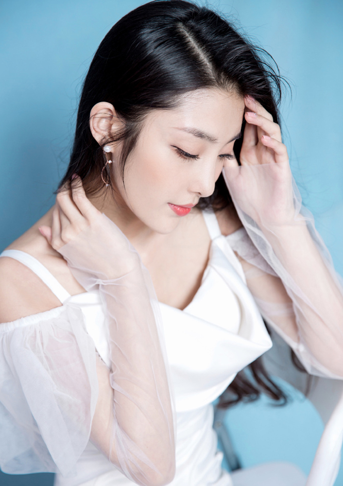 yy美女主播小茉然写真照5